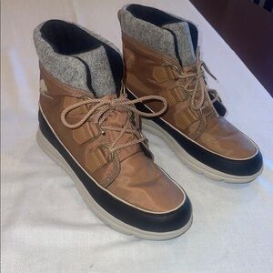 Sorel Women’s Explorer Carnival Boots SZ 9